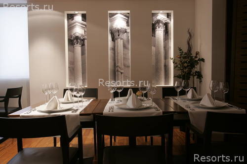 Atrium Hotel 22